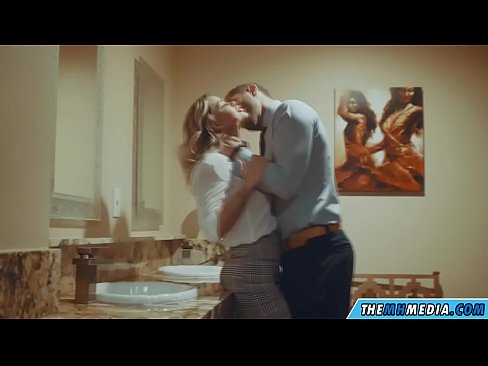❤️ Cuando una rubia tetona te seduce en un baño público ❤️ Video de sexo en es.assay-define-smartlink.ru ❌️